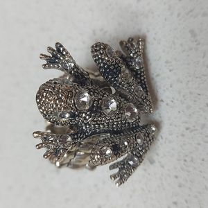 2/15$ Vintage Frog Ring